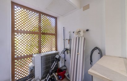 Resale - Apartment - Middle Floor Apartment - Estepona - Estepona Centro