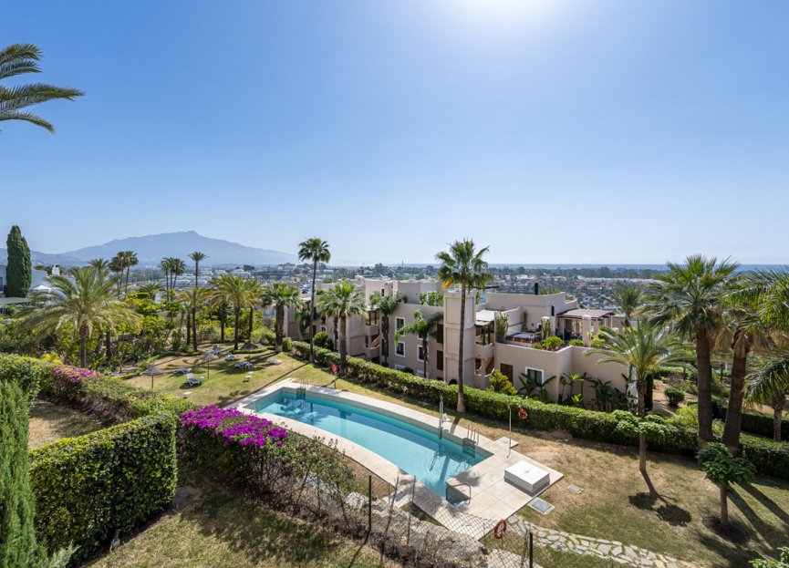 Resale - Apartment - Middle Floor Apartment - Estepona - Estepona Centro