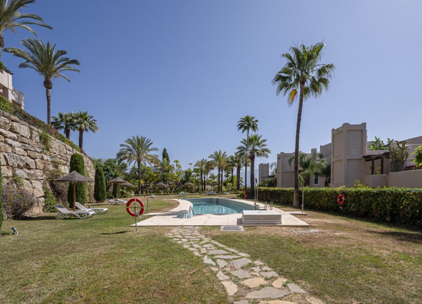 Resale - Apartment - Middle Floor Apartment - Estepona - Estepona Centro