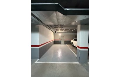 Resale - Apartment - Middle Floor Apartment - Estepona - Estepona Centro