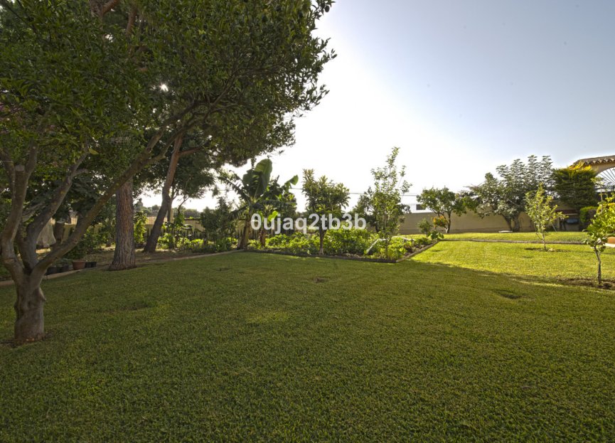 Resale - House - Detached Villa - Estepona - New Golden Mile