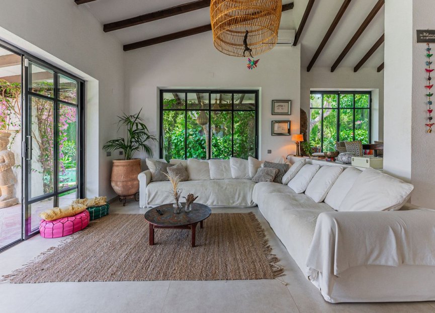 Resale - House - Detached Villa - Estepona - Atalaya