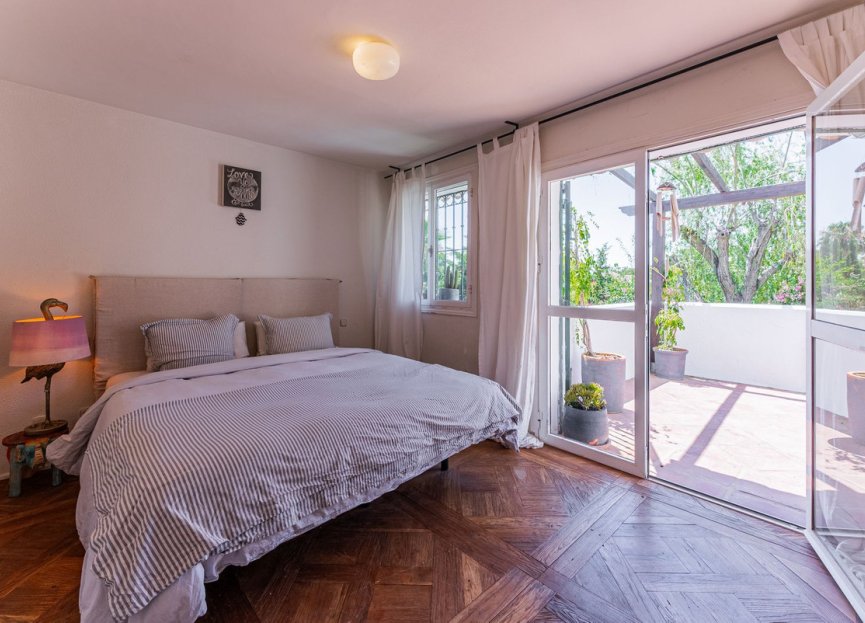 Resale - House - Detached Villa - Estepona - Atalaya