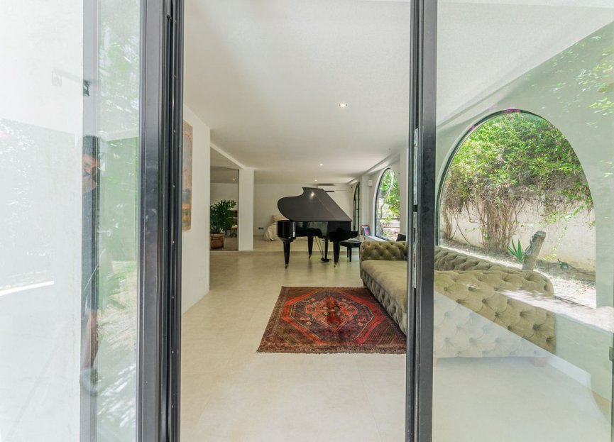 Resale - House - Detached Villa - Estepona - Atalaya