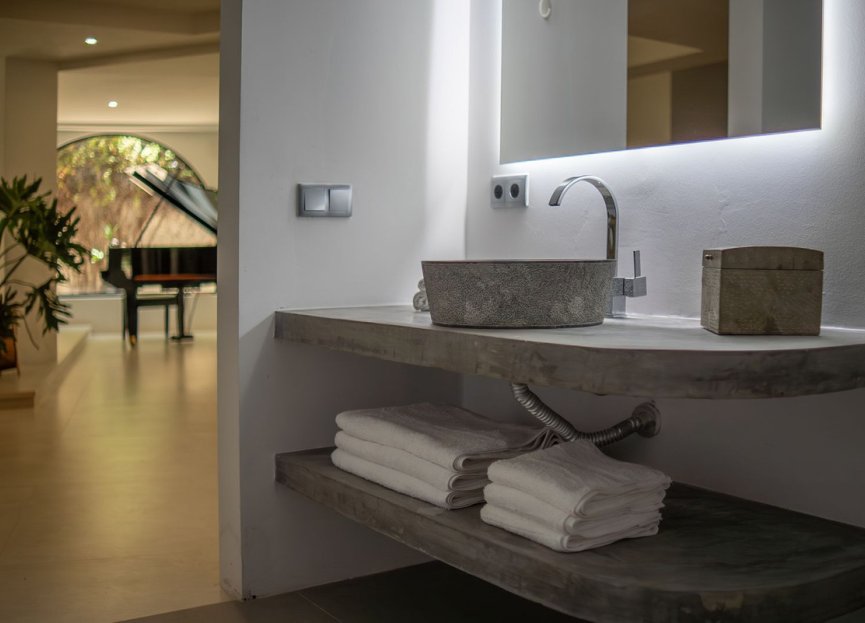 Resale - House - Detached Villa - Estepona - Atalaya