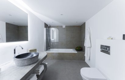 Resale - House - Detached Villa - Estepona - Atalaya