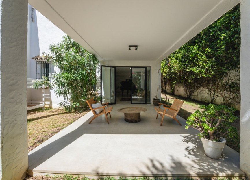 Resale - House - Detached Villa - Estepona - Atalaya