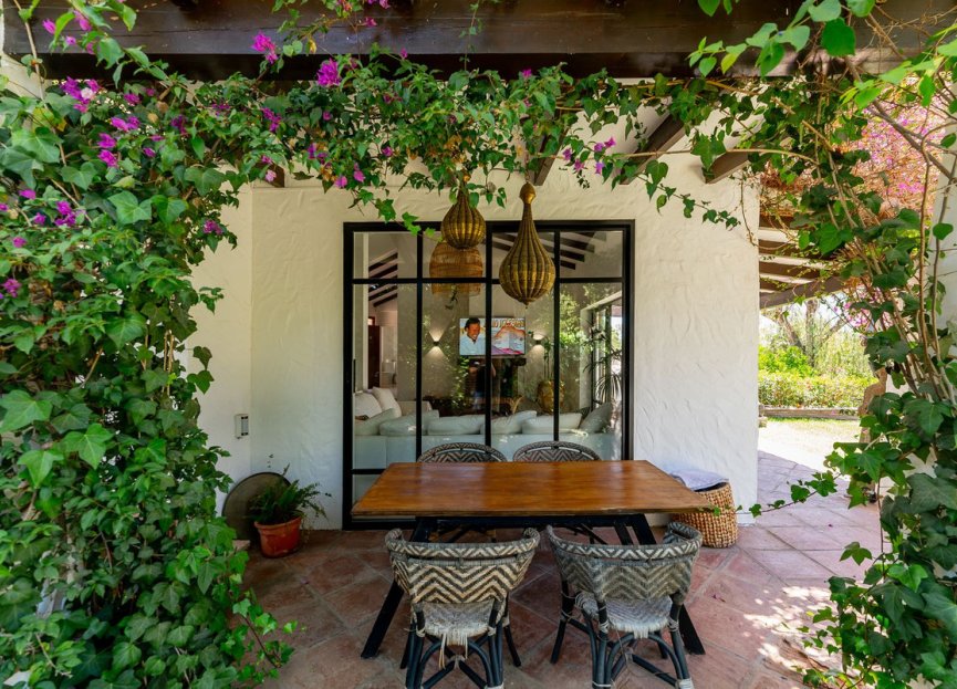 Resale - House - Detached Villa - Estepona - Atalaya