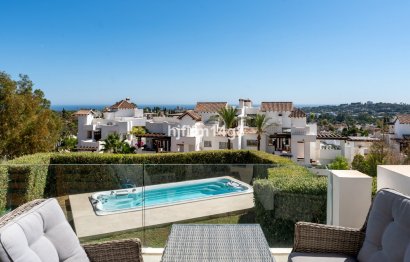 Resale - Apartment - Middle Floor Apartment - Marbella - Nueva Andalucia