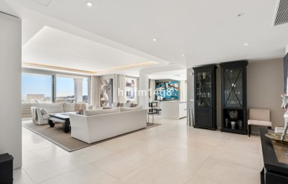 Resale - Apartment - Middle Floor Apartment - Marbella - Nueva Andalucia