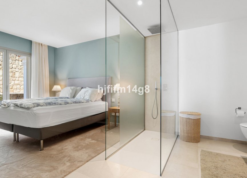 Resale - Apartment - Middle Floor Apartment - Marbella - Nueva Andalucia