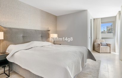 Resale - Apartment - Middle Floor Apartment - Marbella - Nueva Andalucia