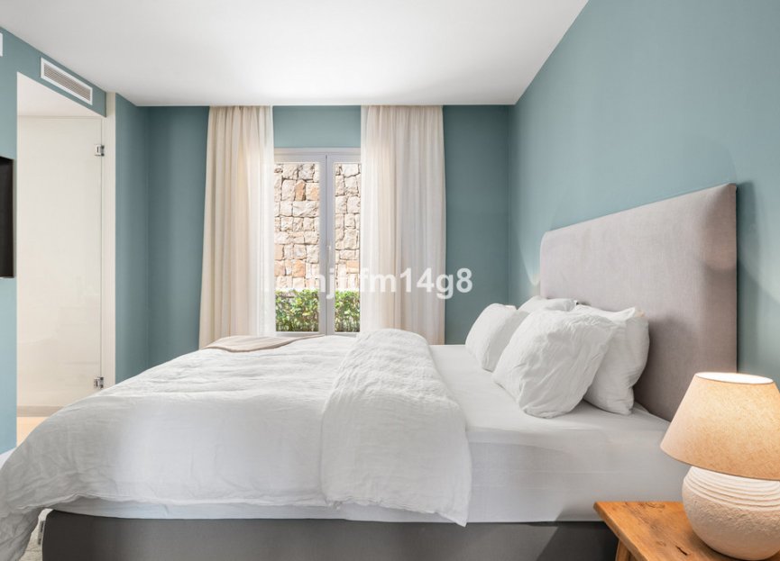 Resale - Apartment - Middle Floor Apartment - Marbella - Nueva Andalucia