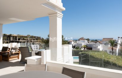 Resale - Apartment - Middle Floor Apartment - Marbella - Nueva Andalucia
