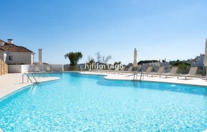 Resale - Apartment - Middle Floor Apartment - Marbella - Nueva Andalucia