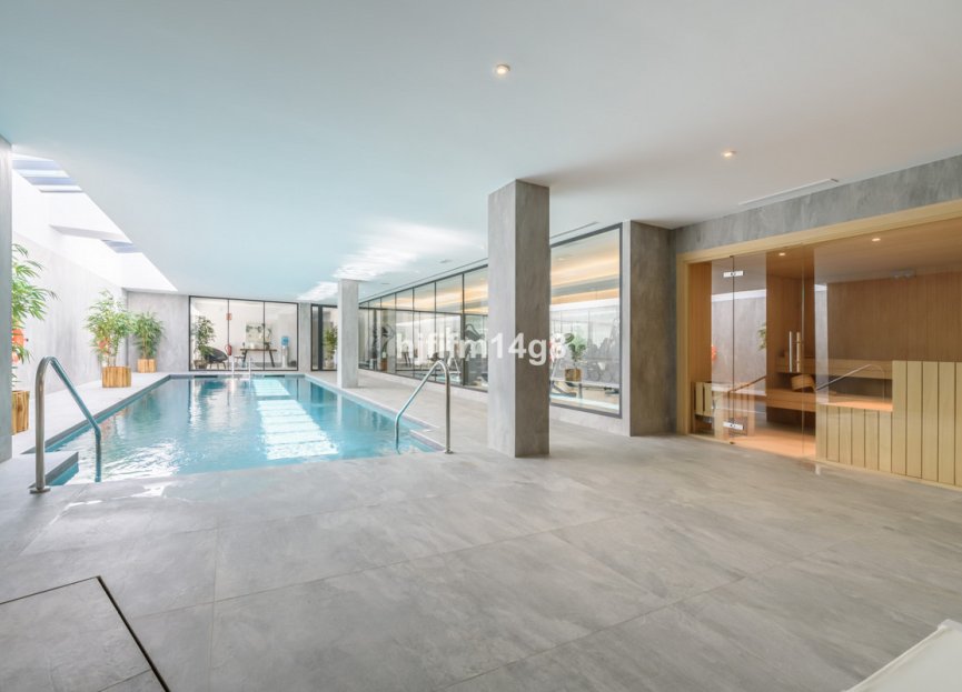 Resale - Apartment - Middle Floor Apartment - Marbella - Nueva Andalucia