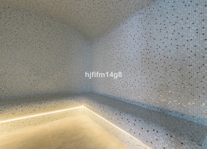 Resale - Apartment - Middle Floor Apartment - Marbella - Nueva Andalucia