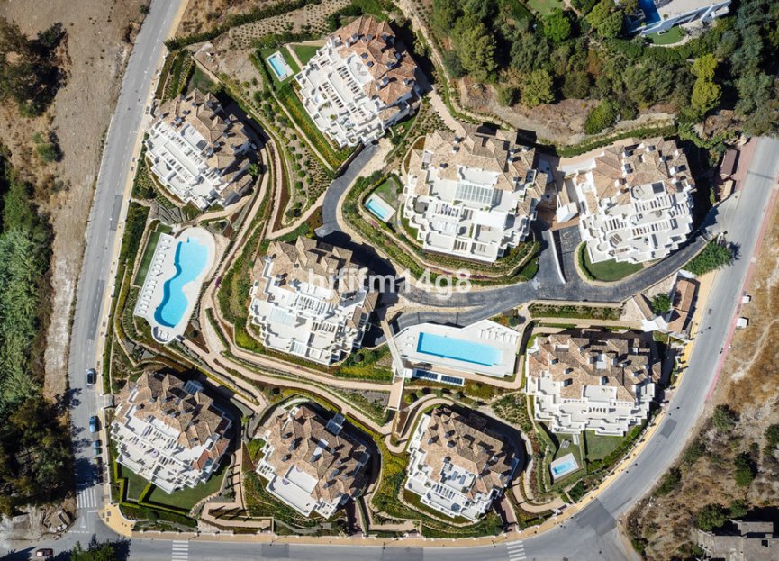 Resale - Apartment - Middle Floor Apartment - Marbella - Nueva Andalucia