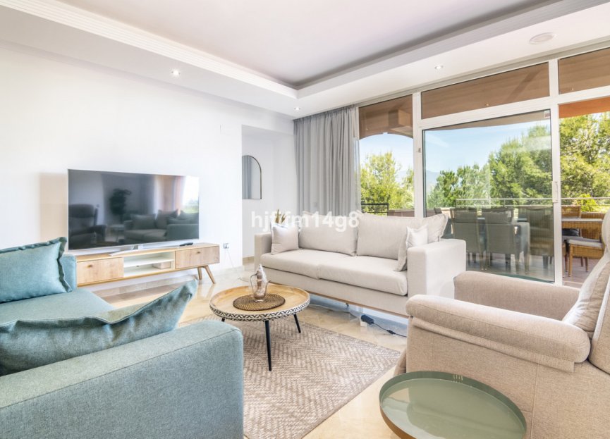 Resale - Apartment - Middle Floor Apartment - Marbella - Nueva Andalucia