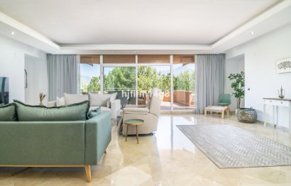 Resale - Apartment - Middle Floor Apartment - Marbella - Nueva Andalucia