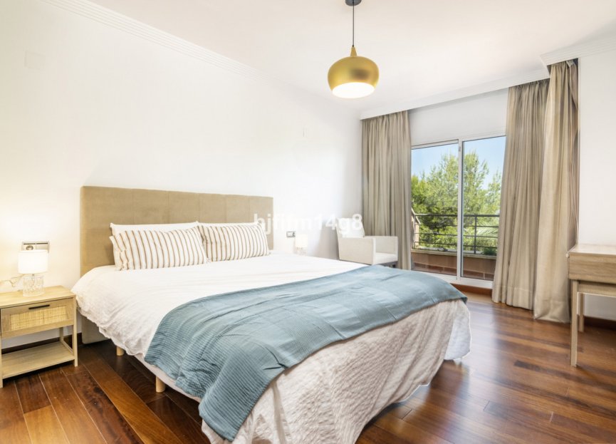 Resale - Apartment - Middle Floor Apartment - Marbella - Nueva Andalucia