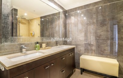 Resale - Apartment - Middle Floor Apartment - Marbella - Nueva Andalucia