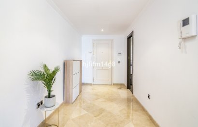 Resale - Apartment - Middle Floor Apartment - Marbella - Nueva Andalucia