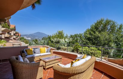 Resale - Apartment - Middle Floor Apartment - Marbella - Nueva Andalucia