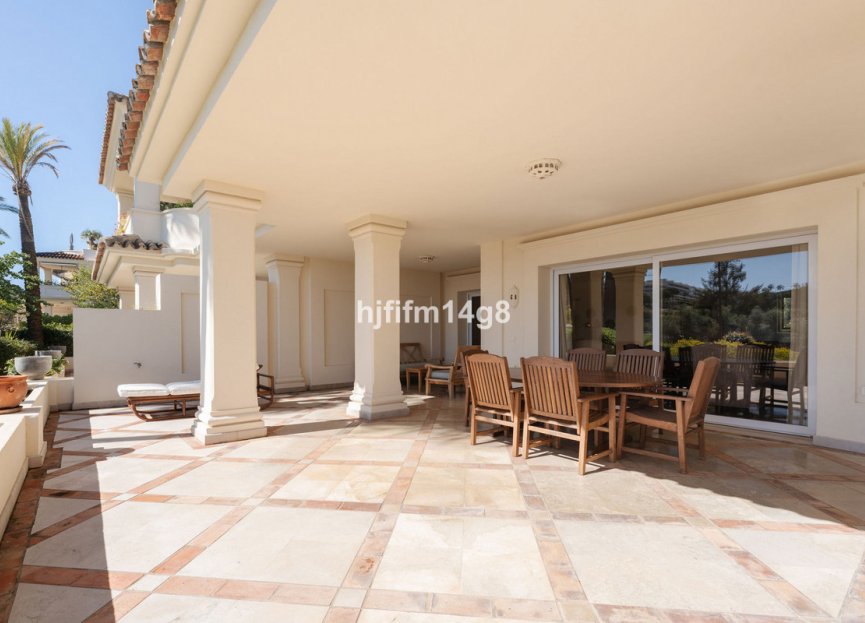 Resale - Ground floor apartment - Marbella - Nueva Andalucia
