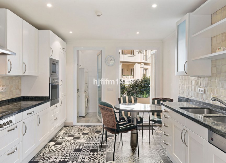 Resale - Ground floor apartment - Marbella - Nueva Andalucia