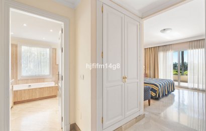 Resale - Ground floor apartment - Marbella - Nueva Andalucia