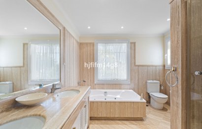 Resale - Ground floor apartment - Marbella - Nueva Andalucia