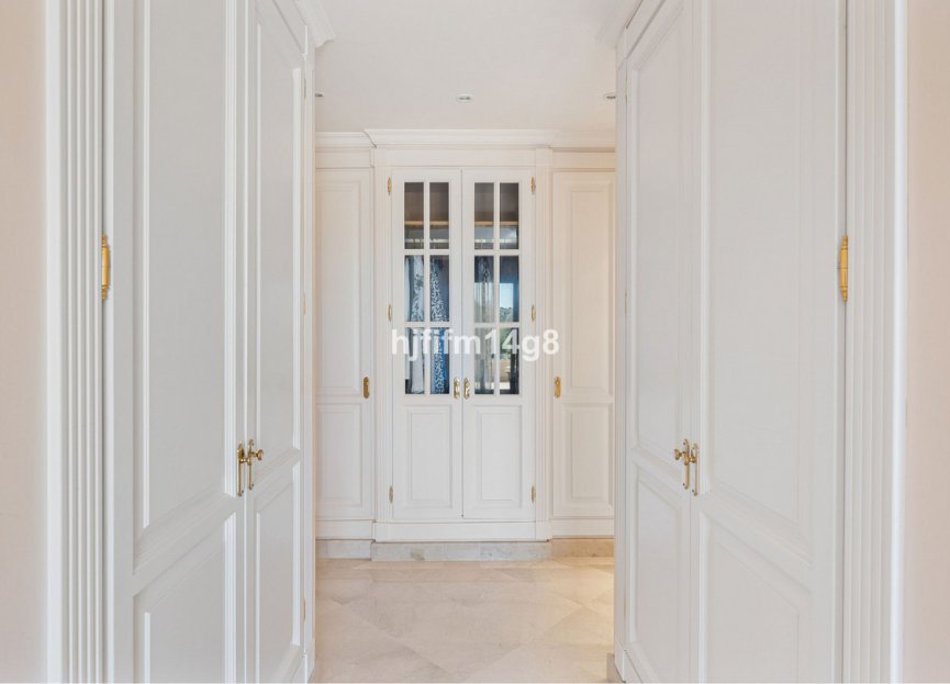 Resale - Ground floor apartment - Marbella - Nueva Andalucia