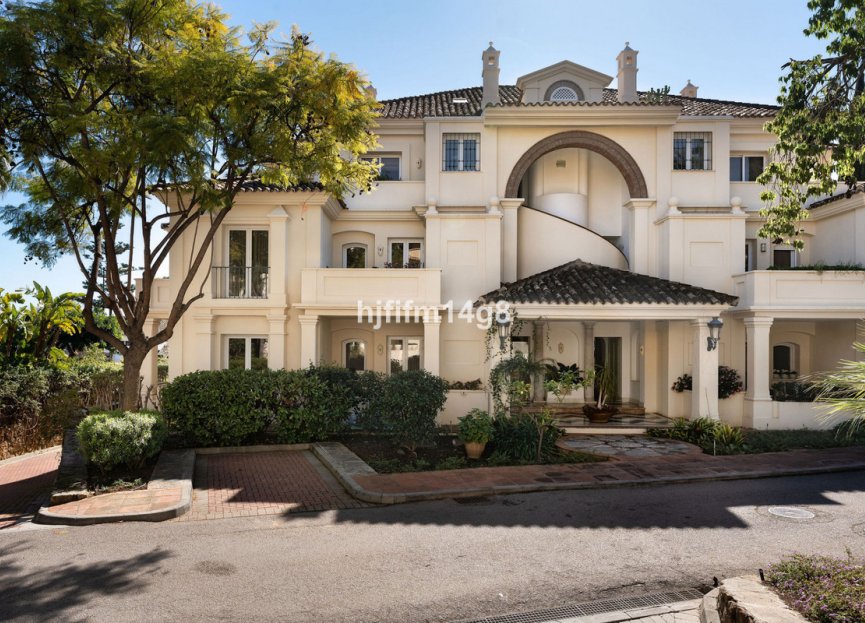 Resale - Ground floor apartment - Marbella - Nueva Andalucia