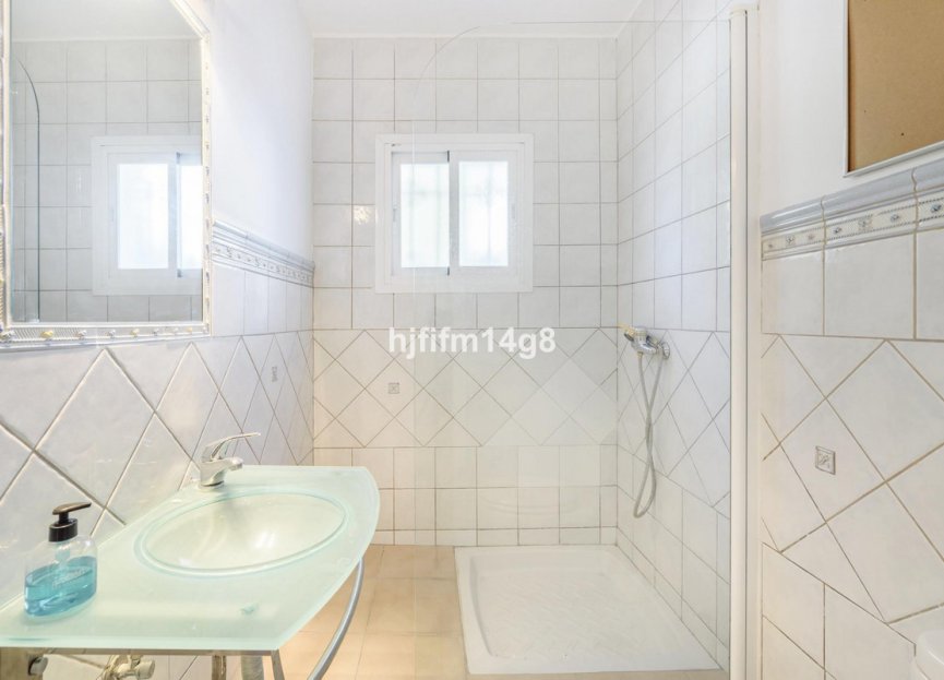 Reventa - House - Detached Villa - Marbella - Nueva Andalucia