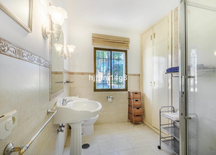 Reventa - House - Detached Villa - Marbella - Nueva Andalucia