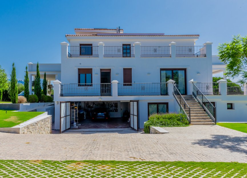Resale - House - Detached Villa - Marbella - Guadalmina Alta