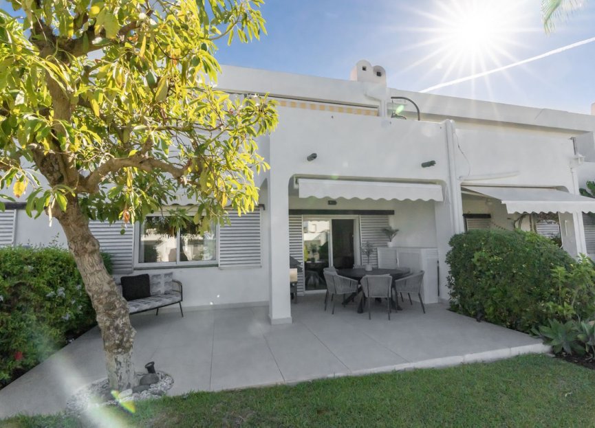 Resale - Ground floor apartment - Marbella - Nueva Andalucia