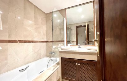 Resale - Ground floor apartment - Marbella - Los Monteros