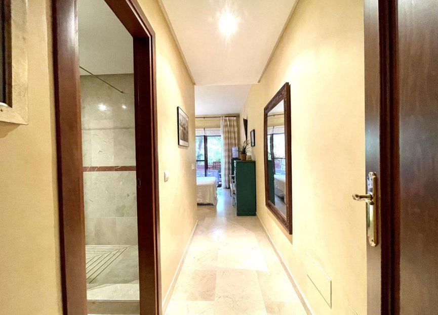 Resale - Ground floor apartment - Marbella - Los Monteros