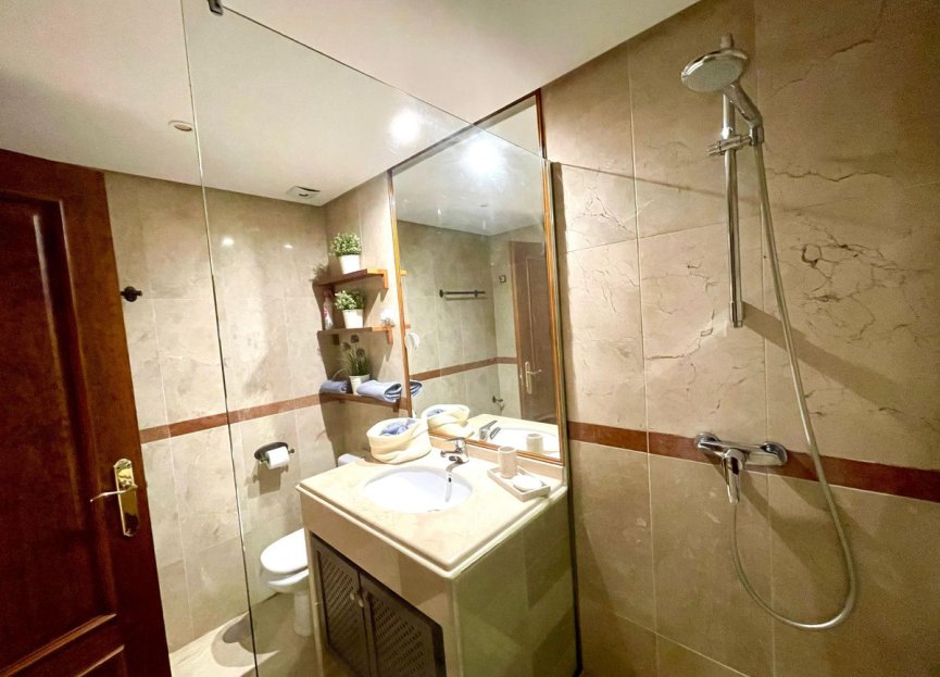 Resale - Ground floor apartment - Marbella - Los Monteros