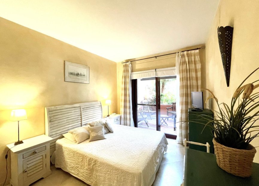 Resale - Ground floor apartment - Marbella - Los Monteros