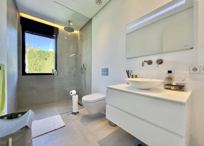 Resale - House - Detached Villa - Marbella - Los Monteros