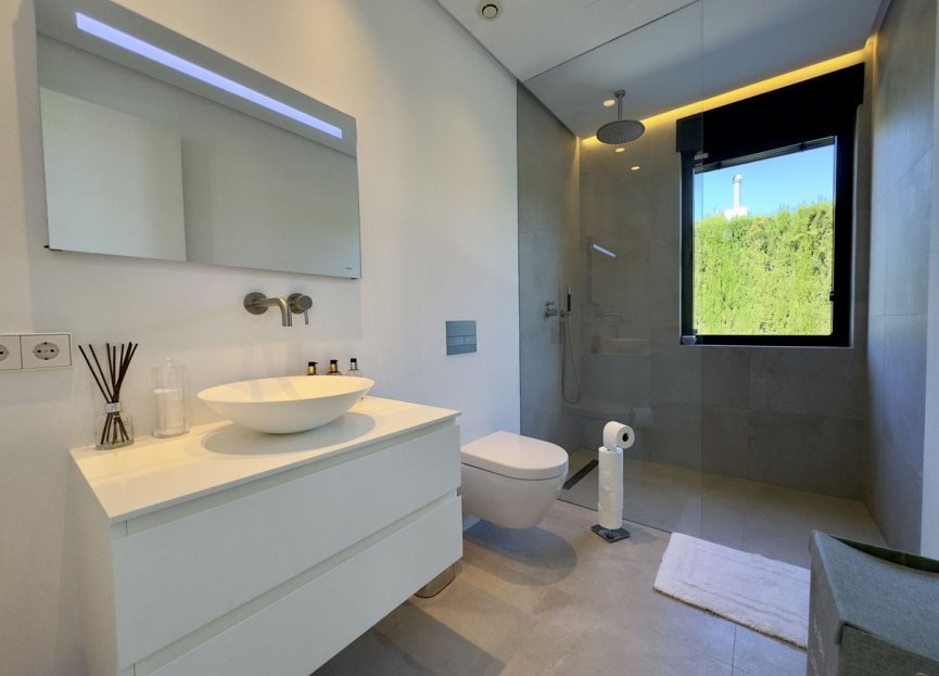 Resale - House - Detached Villa - Marbella - Los Monteros