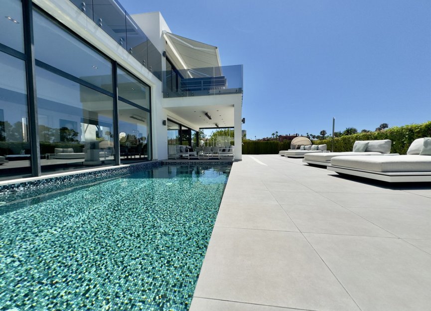 Resale - House - Detached Villa - Marbella - Los Monteros