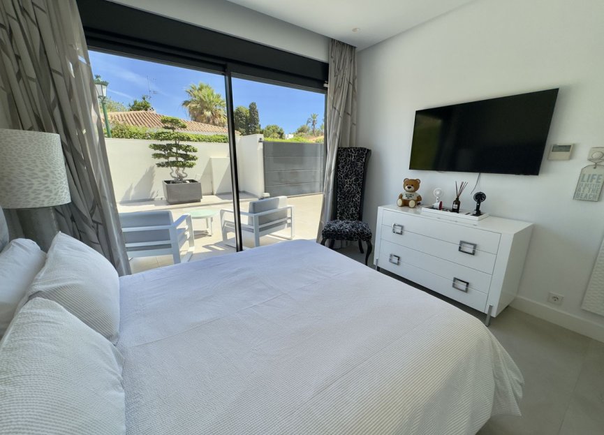 Resale - House - Detached Villa - Marbella - Los Monteros