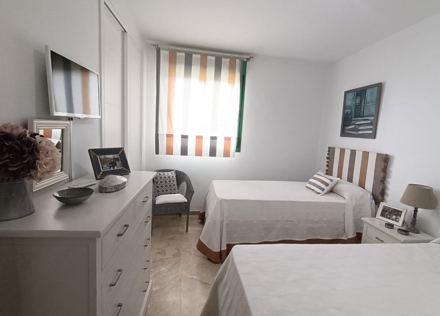 Reventa - Apartment - Middle Floor Apartment - Estepona - Estepona Centro