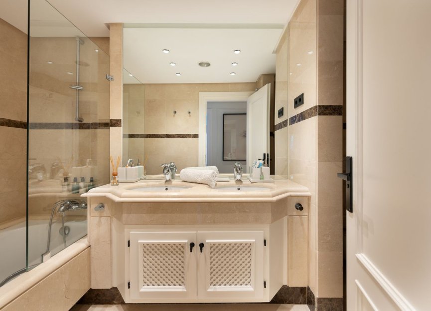 Resale - Ground floor apartment - Marbella - Aloha