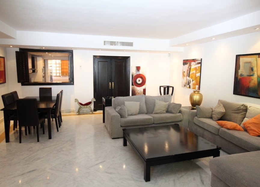 Resale - House - Semi-Detached House - Marbella - The Golden Mile