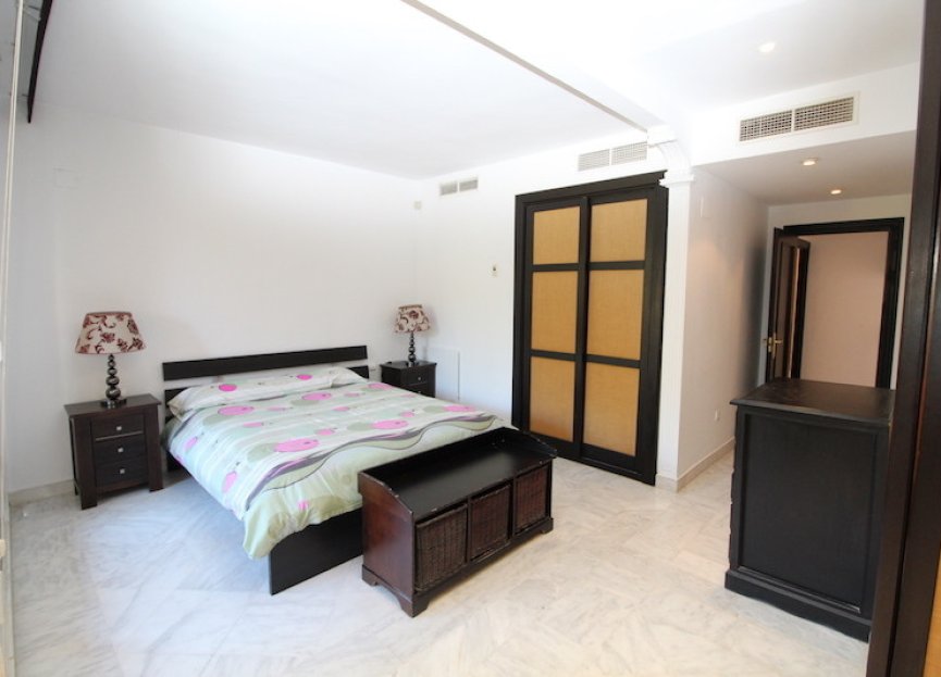 Resale - House - Semi-Detached House - Marbella - The Golden Mile